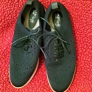 Euro soft by Sofft casual black shoes